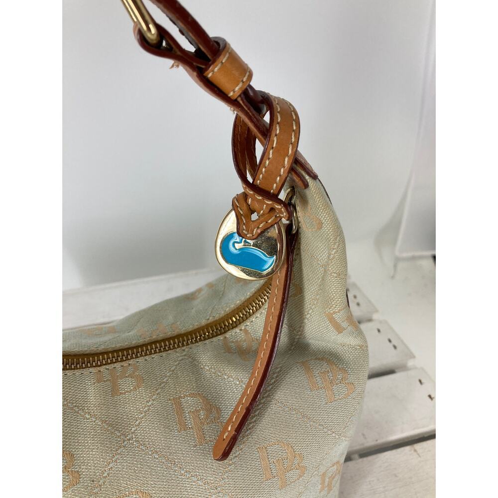 DOONEY & BOURKE, SMALL TAN BROWN CANVAS SIGNATURE HOBO BAG - Picture 4 of 15
